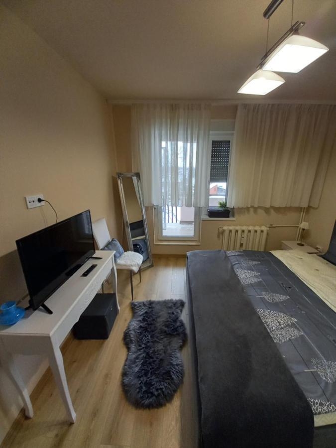 Tei Leilighet Oradea Eksteriør bilde